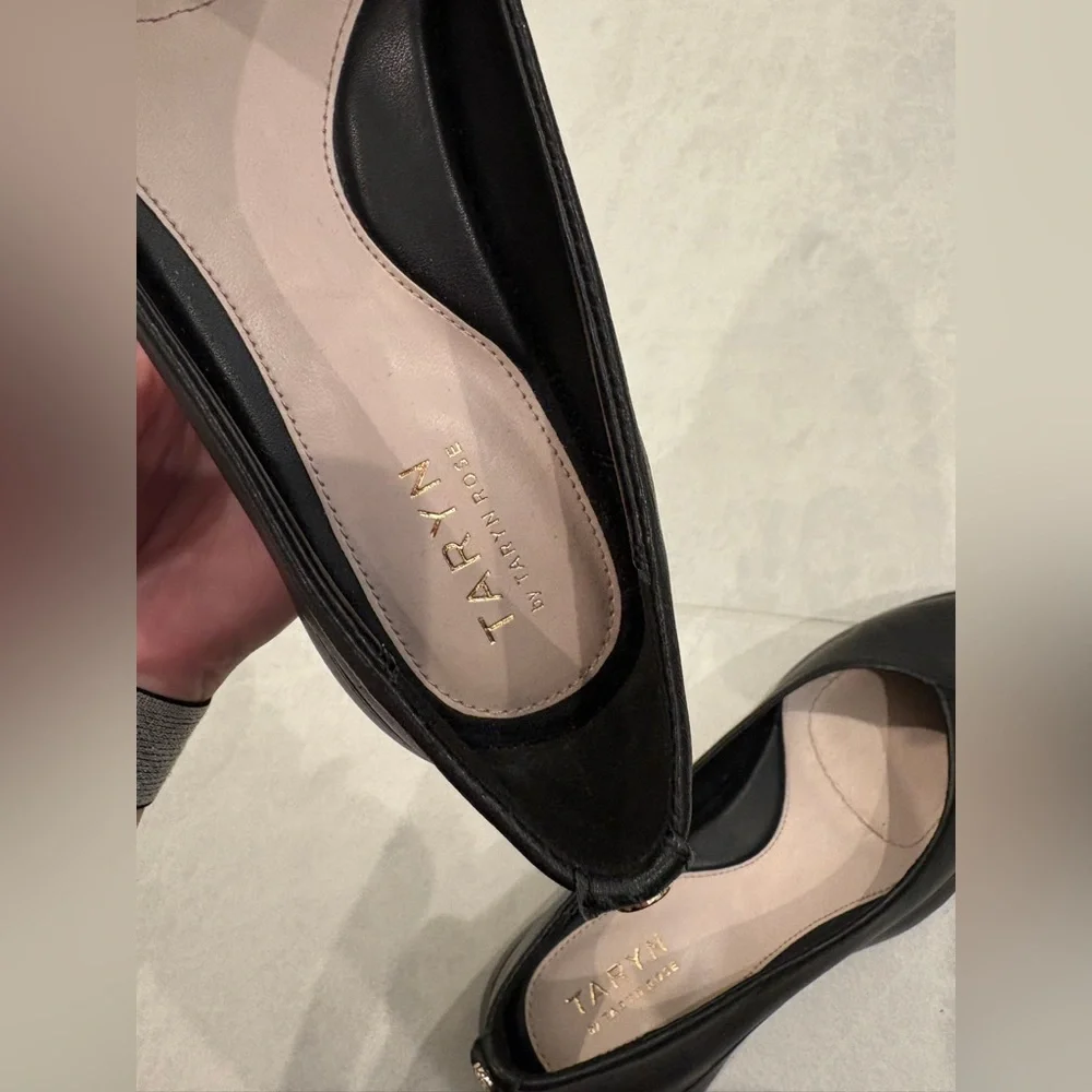 Taryn Rose Devon Napa Flats in Black Size 6.5
